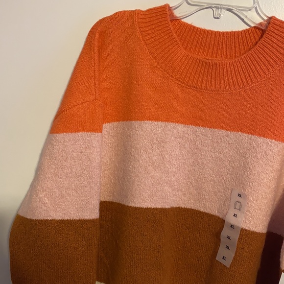 Old Navy Striped Sweater NWT - Picture 3 of 4